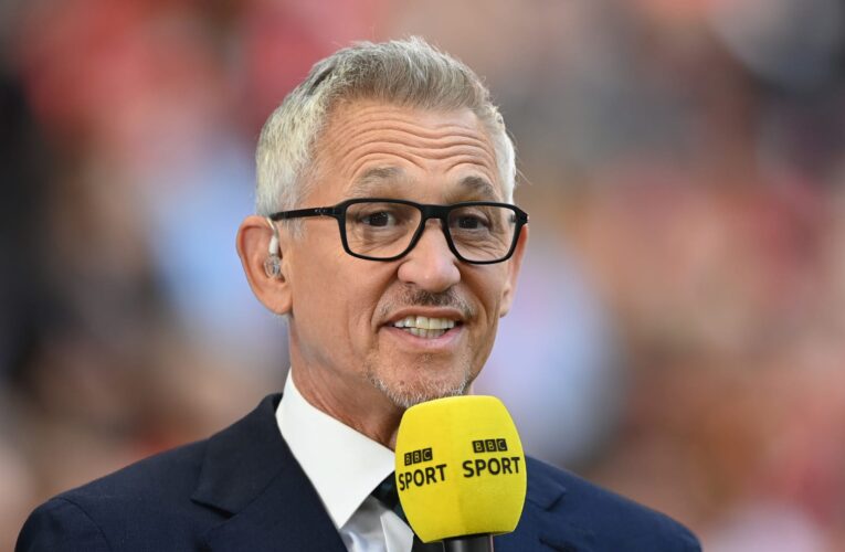 تعليق عمل مذيع BBC الرياضي الشهير غاري لينيكر بسبب تغريدة عن سياسة الهجرة