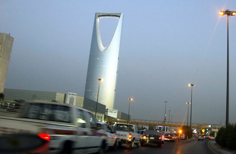 السعودية.. تفاعل على فيديو بكاء سعد السدحان على الهواء وما قاله عن ابنة سالم مروان