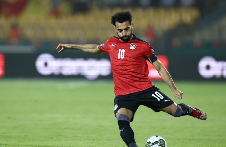 بعد إنجازه مع “الفراعنة” ونادي ليفربول.. منتخب مصر يحتفي بمحمد صلاح