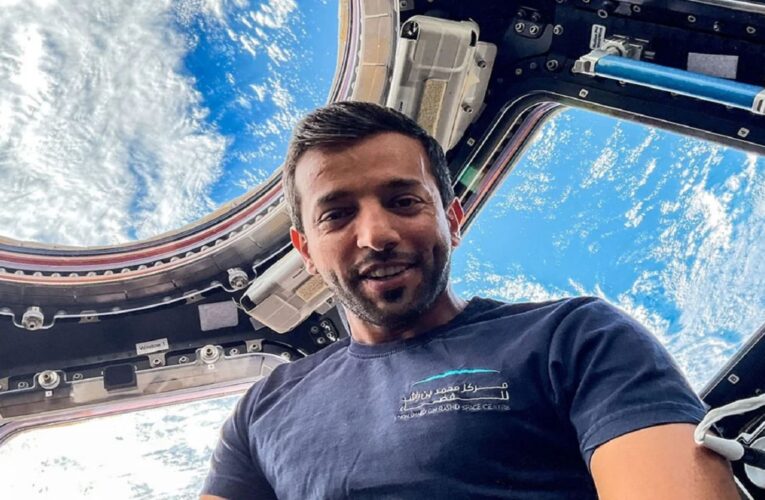 سلطان النيادي ينشر مقطع فيديو لتجربته السير في الفضاء