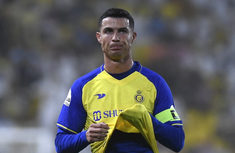 بعد أنباء عن رغبته بالرحيل عن النصر.. كريستيانو رونالدو ينشر صورة على إنستغرام ومغردون يناقشون دلالاتها
