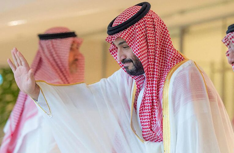 فيديو محمد بن سلمان ولقطة مع اللاعب ياسر الشهراني يثير تفاعلا