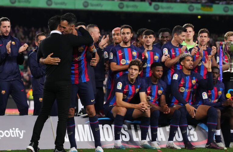 أول ممر شرفي لبرشلونة وسط احتفالات صاخبة بلقب “لا ليغا”.. ورسالة أخيرة من بوسكيتس