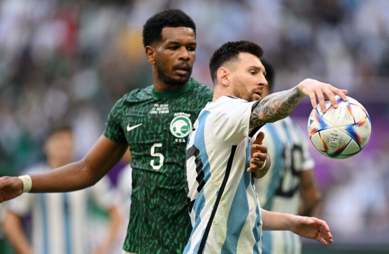 علي البليهي يُثير جدلاً: كنتُ أتناول “البصل” وأتحدّث مع المهاجمين.. وهذا ما قلته لميسي وليفاندوفسكي