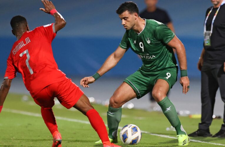 رئيس أهلي جدة يكشف موقفه من عودة عمر السومة إلى الفريق الموسم المقبل