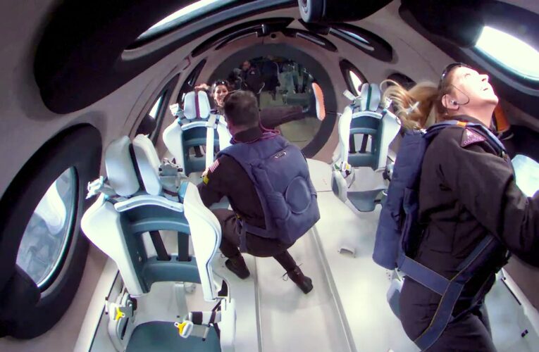 بعد توقف وتأجيل.. “فيرجن غالاغتيك” تطلق رحلة تجريبية بـ”رهانات كبيرة” إلى حافة الفضاء