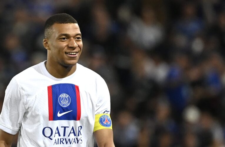 لفتة إنسانية من كيليان مبابي مع مشجعة تخطف الأنظار في الدوري الفرنسي