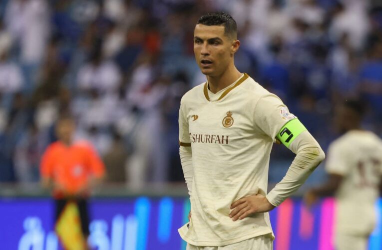 رونالدو يكشف عن شعوره في السعودية ويُعلق على احتمالية انضمام نجوم لدوري “روشن”