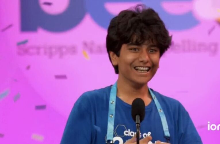 حصل على 50 ألف دولار.. شاهد لحظة فوز مراهق بالجائزة الأولى لتهجئة كلمة بشكل صحيح