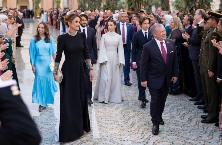 قراءة شفاه الملكة رانيا بحديث مع الأميرة إيمان و”خطواتها المدروسة”.. نشطاء يتفاعلون