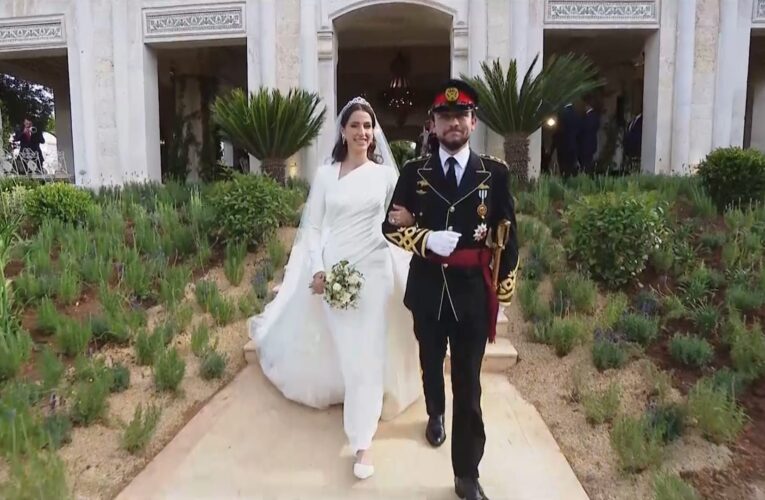 السعودية ومنطقة القريّات وعلاقتها بأغنية زفاف الأمير الحسين ورجوة.. الشاعر صالح الشادي يروي لـCNN