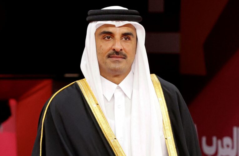 إطلالة بملابس رياضية.. أمير قطر يثير تفاعلا في مدرجات بطولة فرنسا المفتوحة للتنس