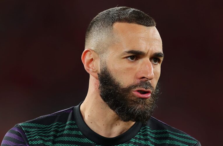 تداول فيديو يظهر لقاء رئيس نادي اتحاد جدة ونائبه مع كريم بنزيما