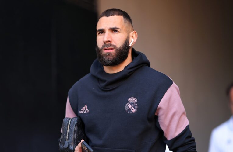 بصورة على إنستغرام.. كريم بنزيما يعلن سفره إلى السعودية للالتحاق بنادي اتحاد جدة