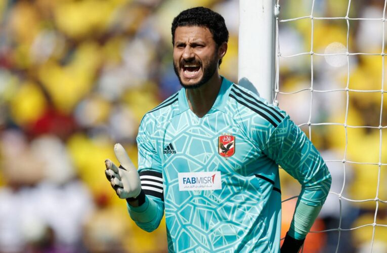 “لماذا تتحدثون عن الماضي؟”.. محمد الشناوي يجيب عند سؤاله عن عقدة الوداد للأهلي