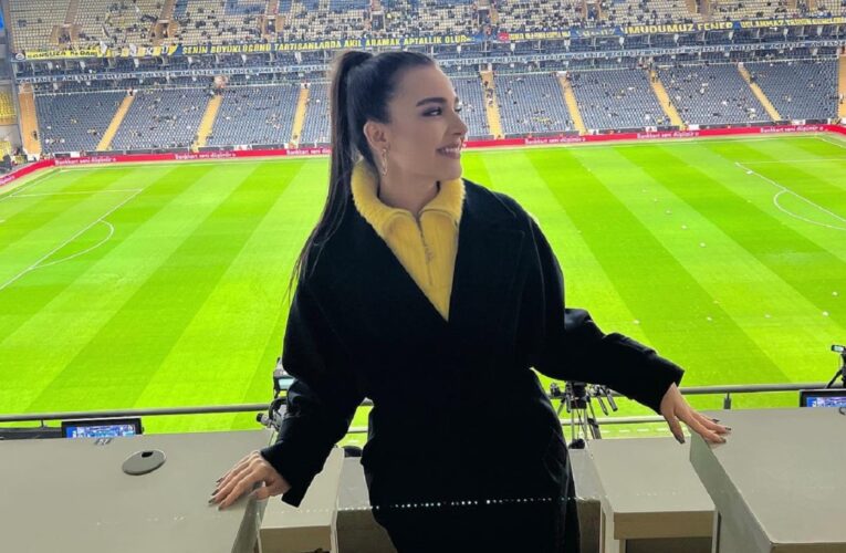 بعد تفاعل على “نظراتها” للاعب فنربخشة أثناء طرح الأسئلة.. صحفية تركية ترد
