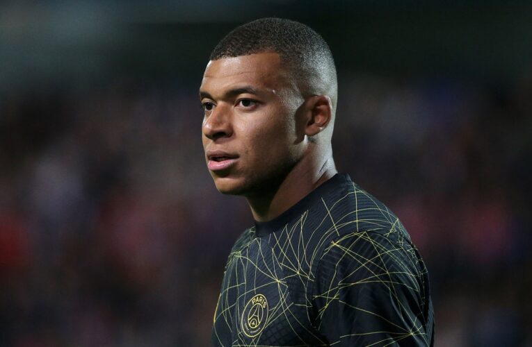 تساؤلات حول مستقبل كيليان مبابي.. هل لرئيس فرنسا تأثير على قرار اللاعب؟