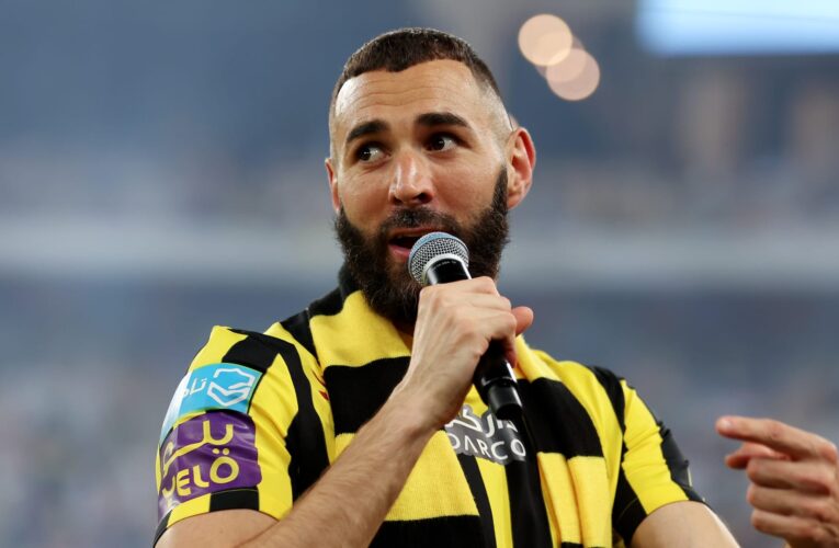 كريم بنزيما يوجه رسالة إلى نغولو كانتي بعد انضمامه لنادي اتحاد جدة