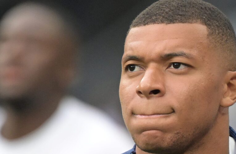 مبابي يُعلق بغضب على مقتل مراهق على يد الشرطة الفرنسية في محيط باريس وهكذا وصف الحادثة