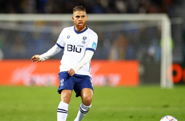 الهلال السعودي يعلن رحيل محترفه الأجنبي.. والأخير يكشف وجهته المقبلة