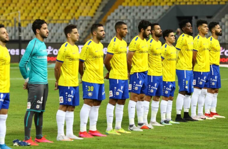 واقعة مثيرة للجدل في الدوري المصري.. شجار بين لاعبين من فريق واحد