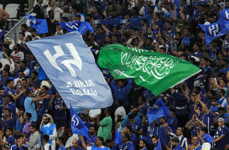 محترفو الهلال الأجانب يتحدثون العربية خلال حفل تقديمهم كلاعبين جدد في النادي السعودي