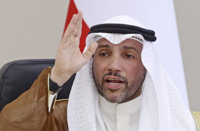 بعد احتشاد مشجعين حوله.. مرزوق الغانم يوجه رسالة للهلال السعودي