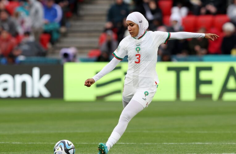 الحجاب يدخل المغربية نهيلة بنزينة تاريخ كأس العالم للسيدات