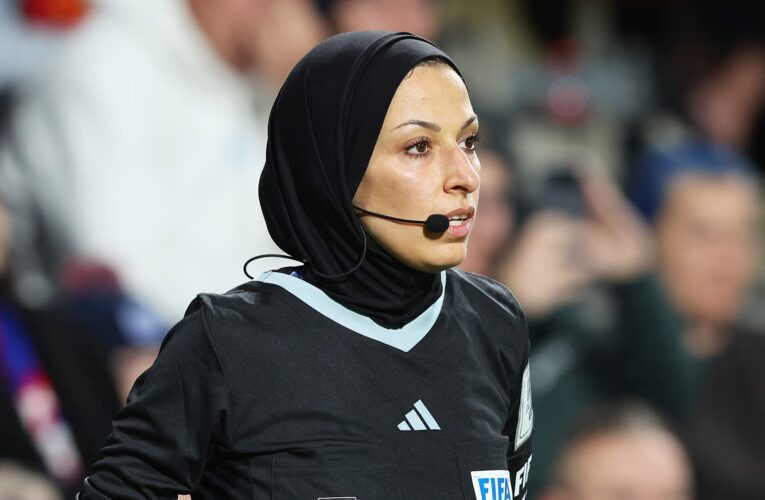 على غرار اللاعبة المغربية نهيلة بنزينة.. هبة سعدية أول حكمة فلسطينية محجبة في كأس العالم للسيدات