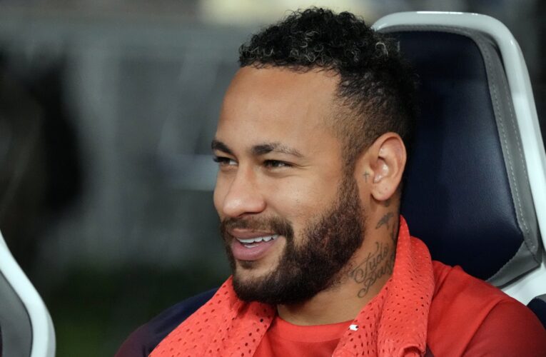 نيمار إلى السعودية.. البرازيلي يوجه رسالة لمشجعي الهلال قبل السفر إلى الرياض