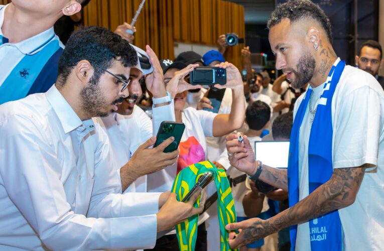 نيمار يصل إلى الرياض.. والهلال السعودي يعلق
