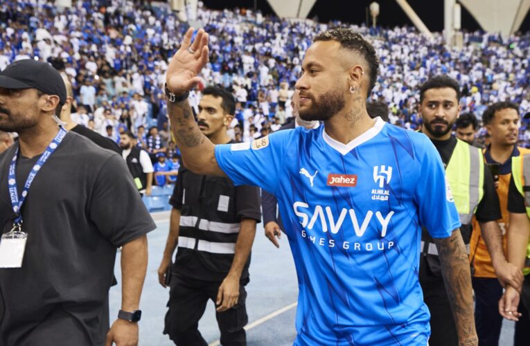 نيمار يغرّد باللغة العربية عن حفل تقديمه كلاعب جديد مع نادي الهلال السعودي
