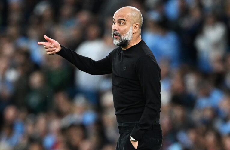 بيب غوارديولا ينفعل غضباً على مشجع خلال مباراة لمانشستر سيتي.. ما السبب؟