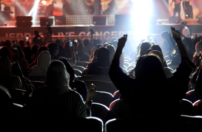 بعد جدل “عمار يا سعودية”.. الفنان المصري محمد الحلو يرد وتركي آل الشيخ: “لم نكتف من أدائه”