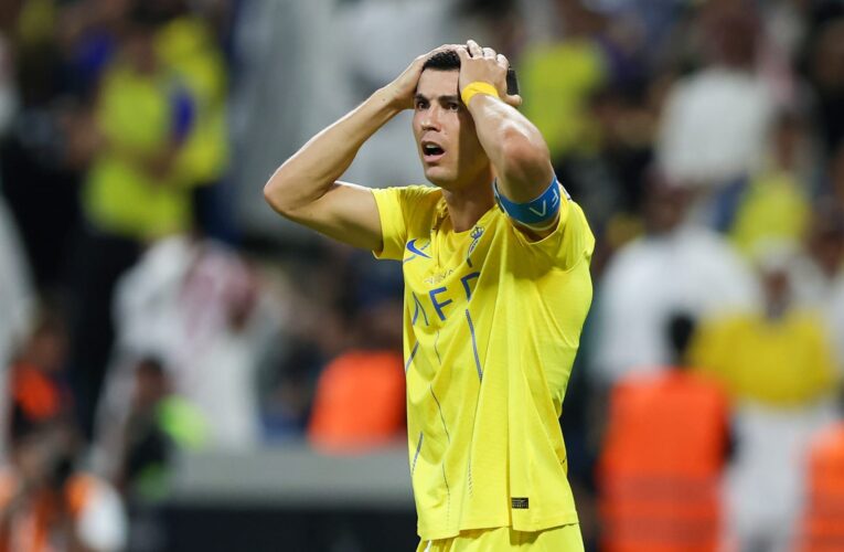 كريستيانو رونالدو ينفجر غضباً على حكم مباراة النصر السعودي وشباب الأهلي الإماراتي