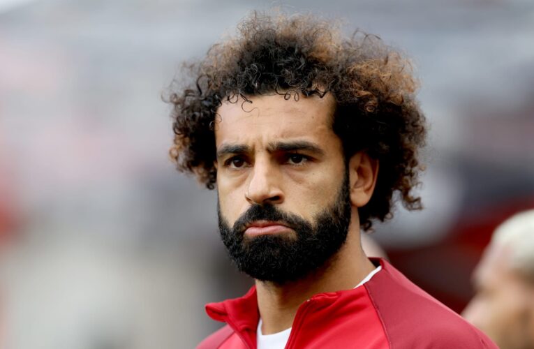 عناق يورغن كلوب مع محمد صلاح بعد مباراة ليفربول ونيوكاسل يُثير تفاعلاً