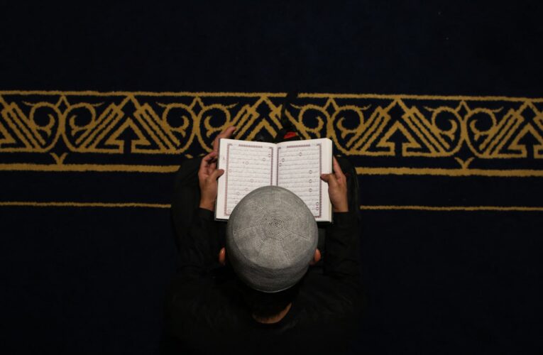 جدل بعد ترتيل ملحن مصري القرآن على إيقاع موسيقى