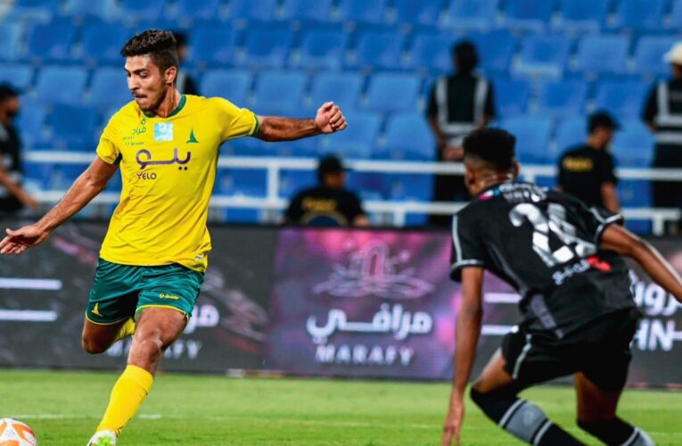 “المُخيف بدأ يا رجاله”.. تفاعل مع أول أهداف محمد شريف في الدوري السعودي