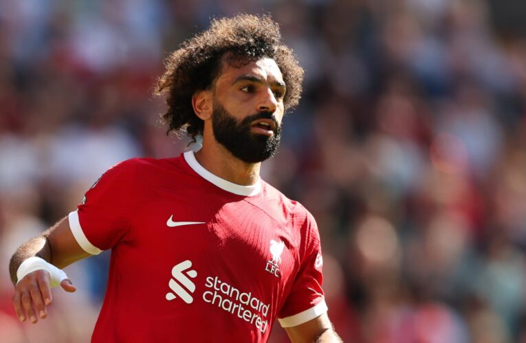 قائد ليفربول السابق يعلّق على احتمالية انتقال محمد صلاح للدوري السعودي.. ماذا قال؟