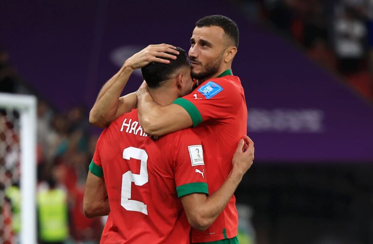 طريقة تضامن لاعبي منتخب المغرب مع مصابي الزلزال تخطف الأنظار