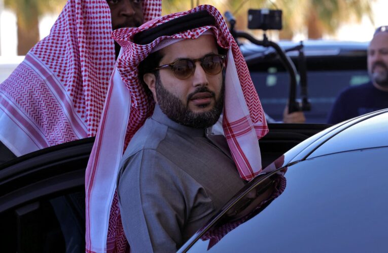 تركي آل الشيخ يكشف هوية الفريقين اللذين يشجعهما في السعودية وإنجلترا