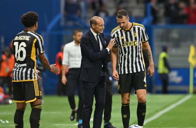 بطريقة “غريبة”.. لاعب يوفنتوس يتسبب بهدف في مرماه خلال مباراة بالدوري الإيطالي