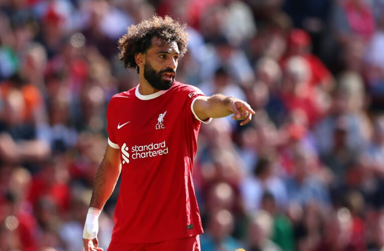 تفاعل مع لقطة تجمع محمد صلاح ونايف أكرد خلال مباراة ليفربول ووست هام