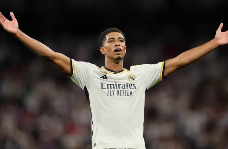 جود بيلينغهام يخطف الأنظار بعد تجنبه المرور فوق شعار أتلتيكو مدريد