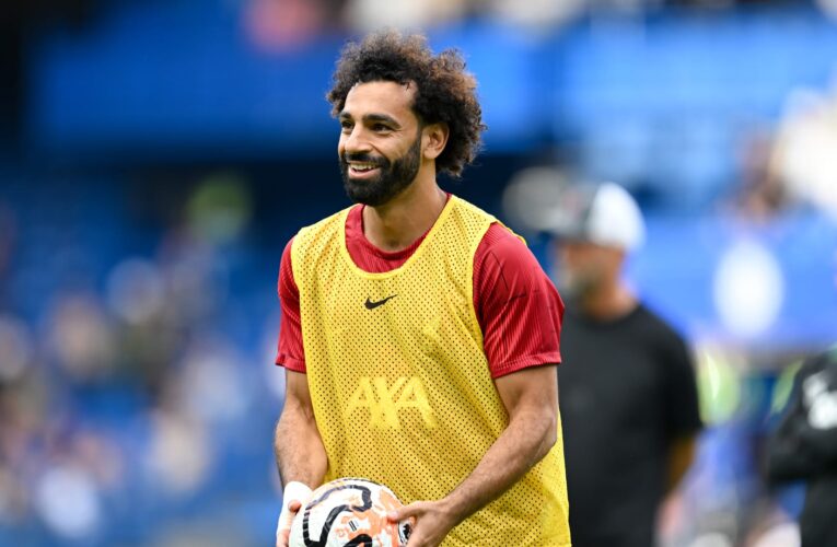 الكادر الفني في ليفربول ينصح محمد صلاح بـ”أن يبتسم”.. ما السبب؟