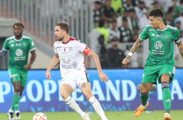 تفاعل مع فيديو لعناق هندرسون وفيرمينو قبيل مباراة في الدوري السعودي