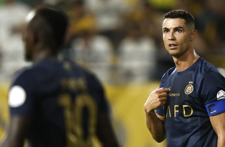 ينافس رونالدو على جائزة الأفضل.. الفتح يدعو جماهير الأندية السعودية للتصويت للاعبه بطريقة “طريفة”