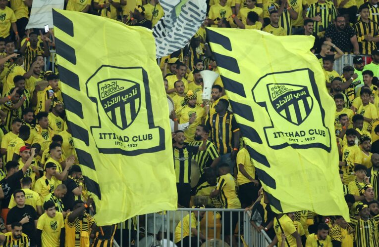 بينهم أبوتريكة وأمير سعودي.. أبرز ردود الفعل على انسحاب اتحاد جدة من مواجهة نادٍ إيراني