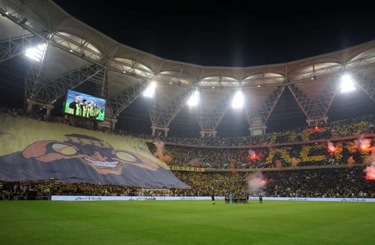 السعودية.. بهذه الطريقة رد حساب الأهلي على “تيفو” جماهير الاتحاد