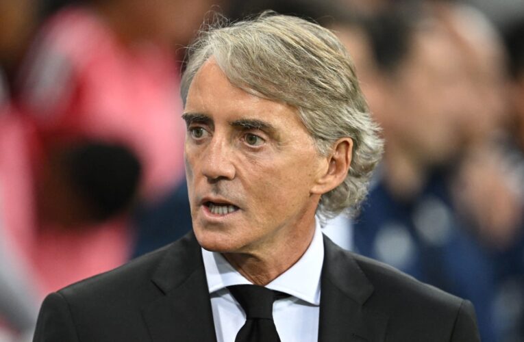 ظهور “مُختلف” لروبيرتو مانشيني في تدريبات المنتخب السعودي يثير تفاعلاً